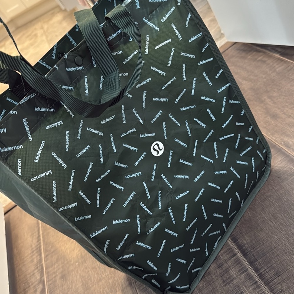 LARGE LULULEMON SHOPPING BAG - Picture 4 of 10